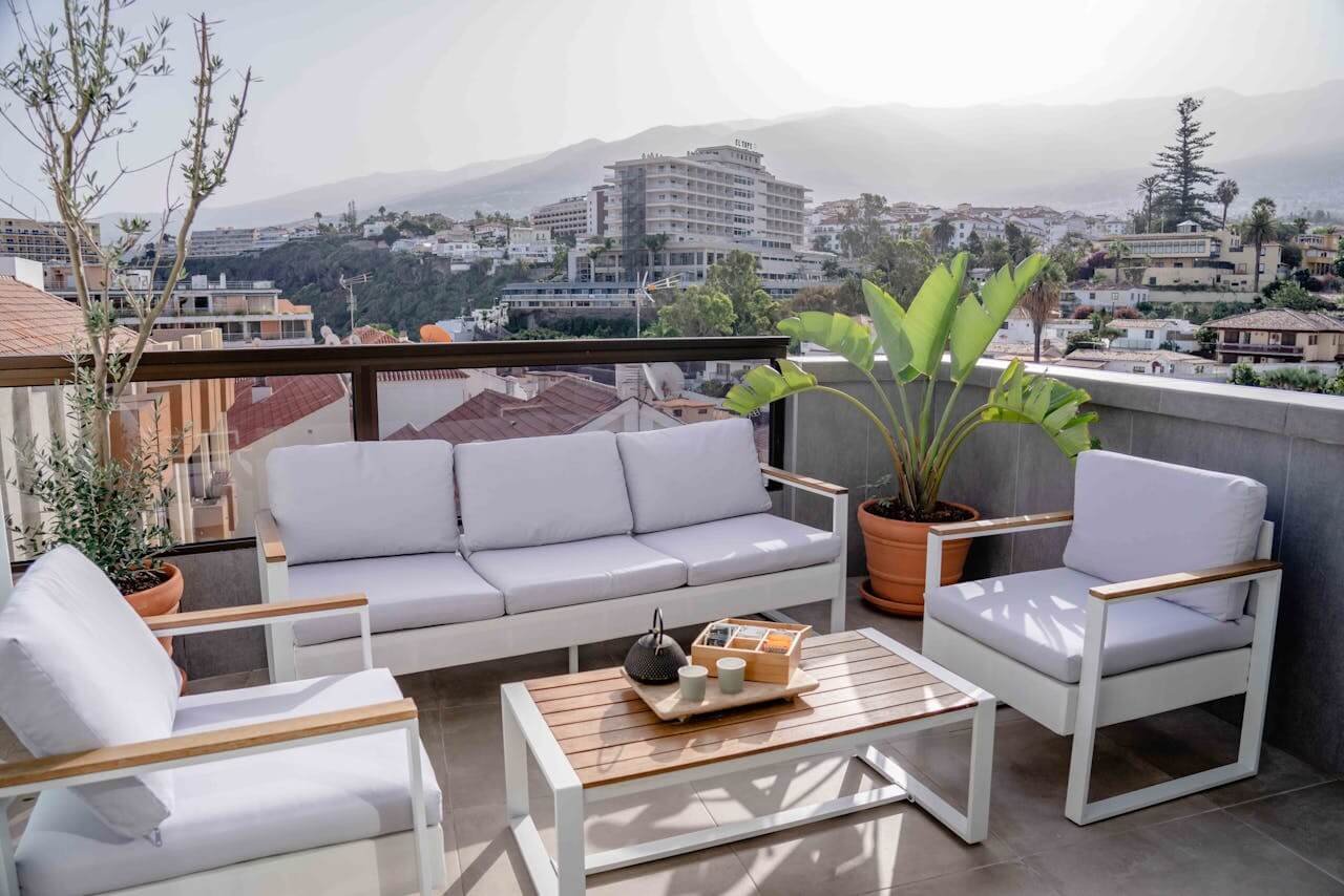 Outdoor Furniture Stores with Options for Every Budget